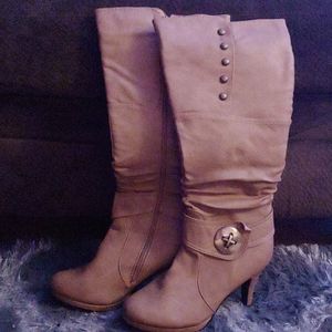 Women's Tan Fashion Boots. Women's size 10.